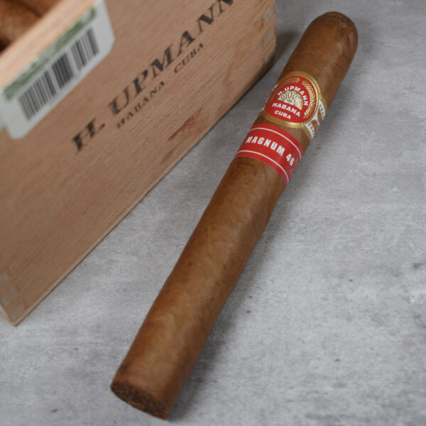 H. Upmann Magnum 46 - Image 2
